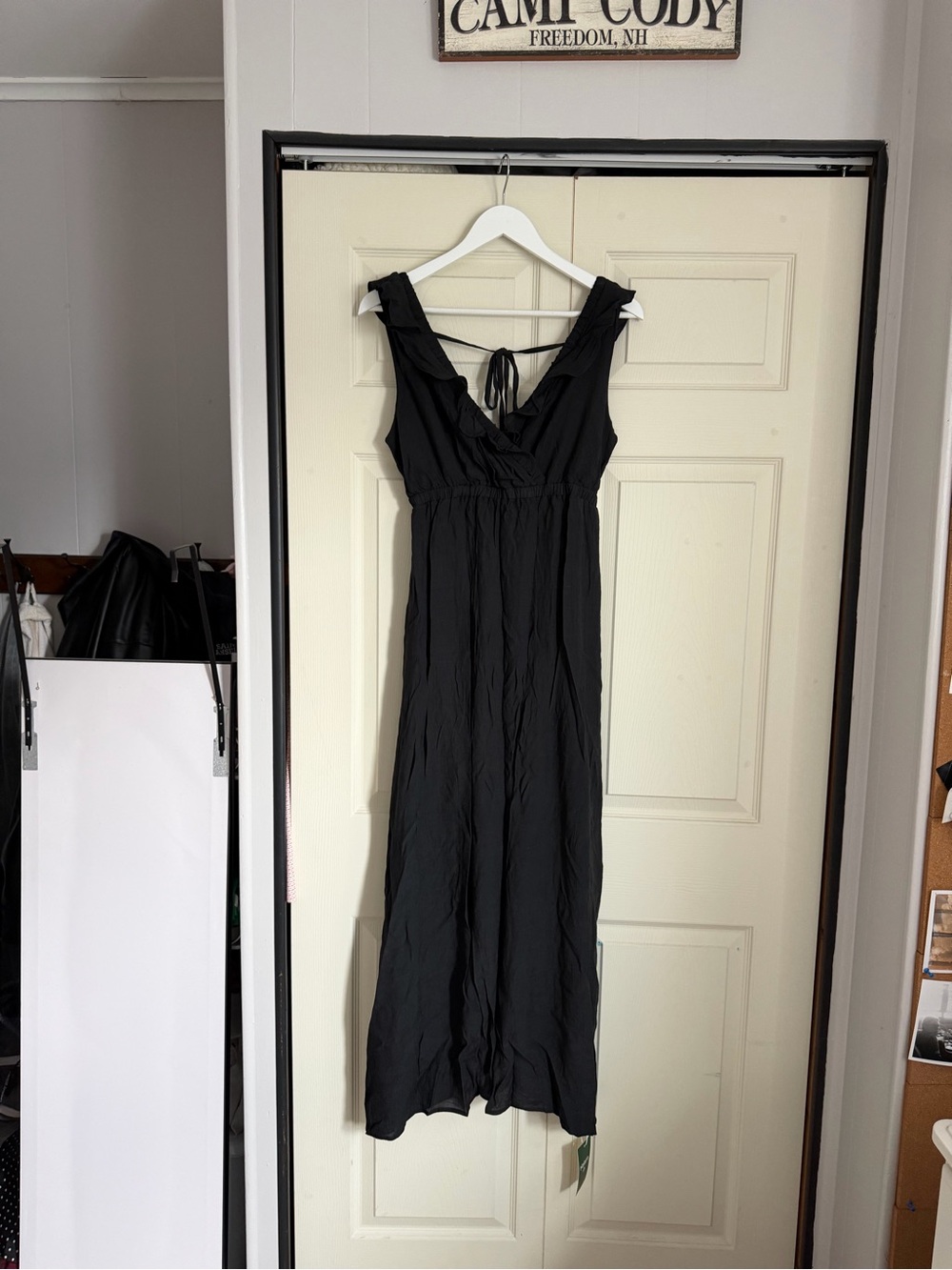 HALARA Black Sleeveless V-Neck Maxi Dress with Tie Back Detail